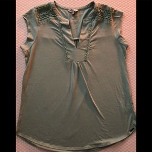 Orvis capped sleeve shirt detailed beautifully